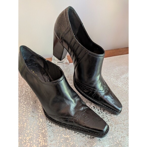 Antonio Melani Shoes - Antonio Melani Shoes Boot Womens 7.5 Black Leather Ankle Heel Western Rose Stamp